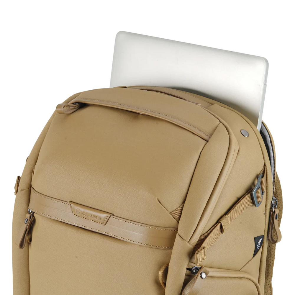 Vanguard VEO Metro B20L Beige Backpack - Laptop compartment
