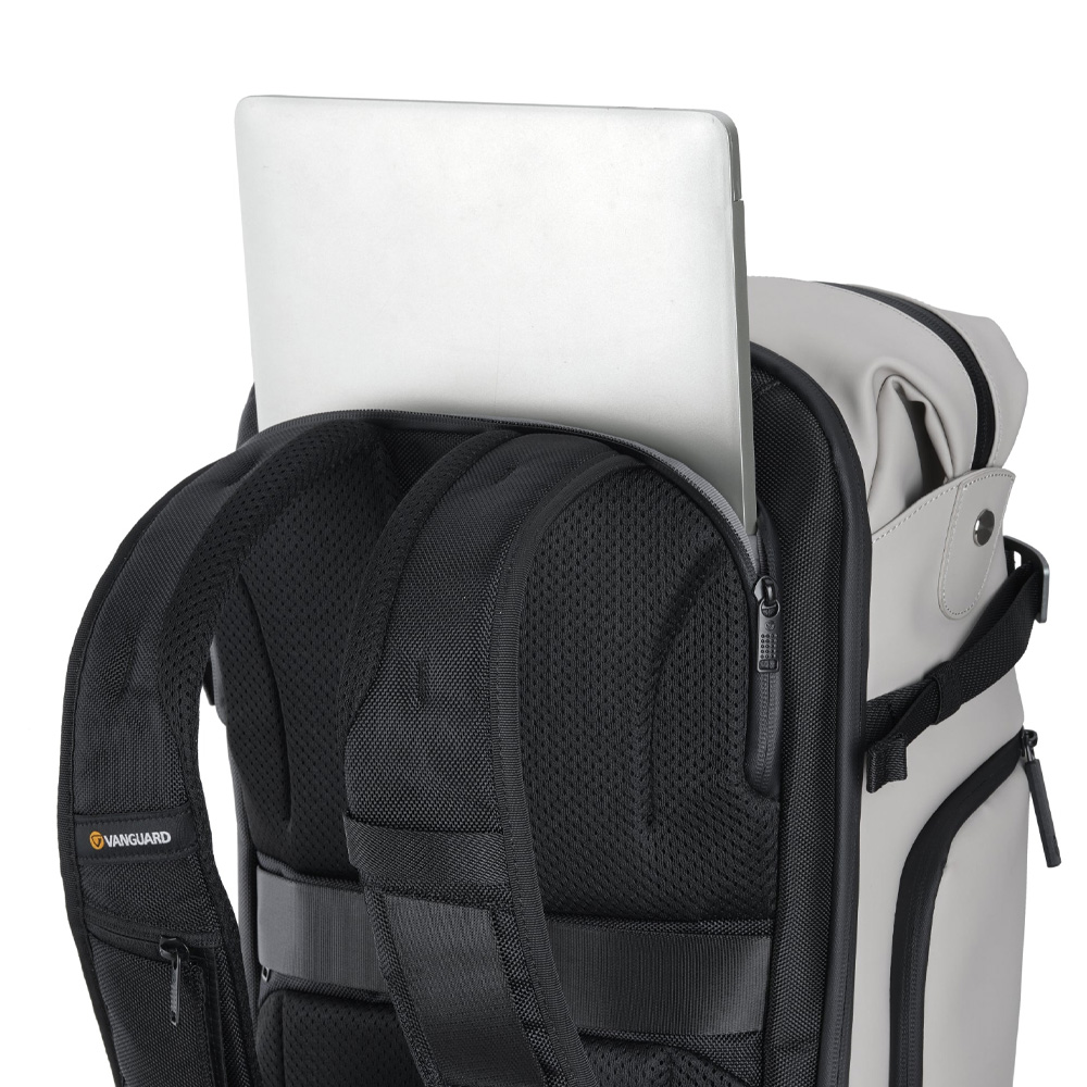 Vanguard VEO Lite B25L Cream - Laptop compartment