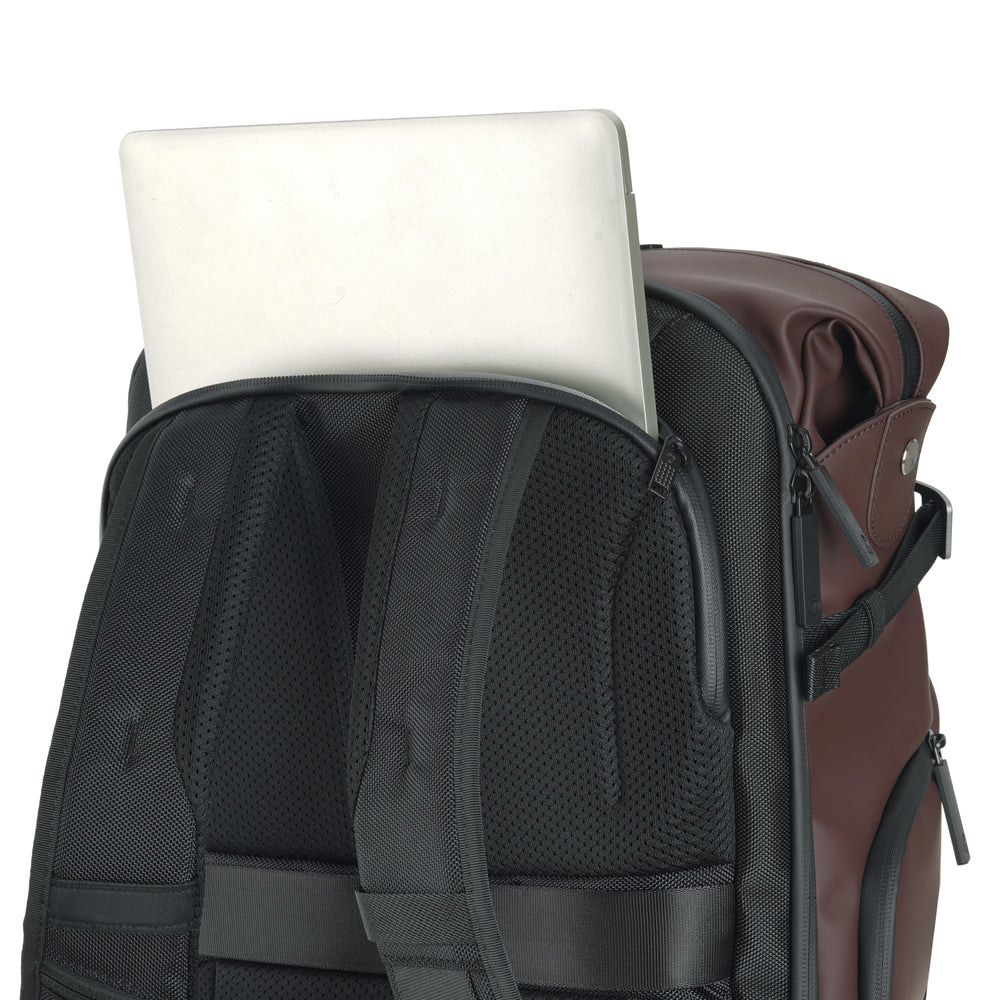 Vanguard VEO Lite B30L Chocolate - Laptop compartment
